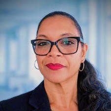 leigh catherineheadshot